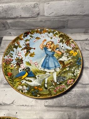 Alice in Wonderland Collector Plate End of a Dream 6th in series Viletta
